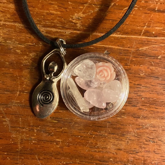 goddess fertility charm necklace small/ large silver tone diety spiral w stones - Picture 5 of 13